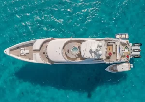 luxury yachts for rent