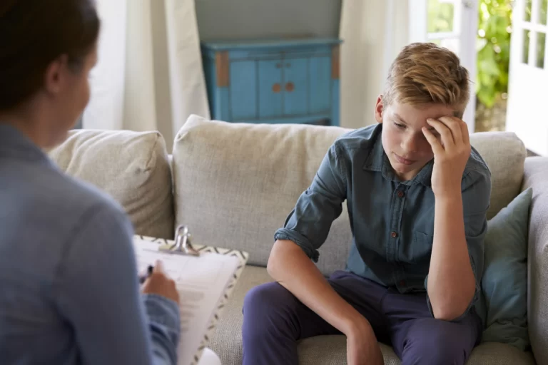 teen-boy-therapy