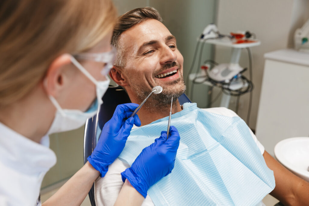 How Your Smartphone Usage Patterns Contribute to Teeth Grinding and Jaw Disorders